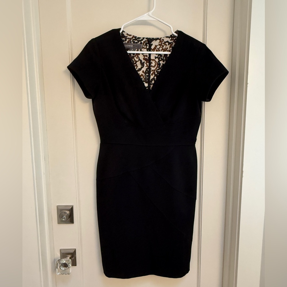 Donna Ricco Elegant Black Dress - Size 8